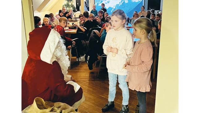 50 Kinder feiern Weihnachten beim SV Ems