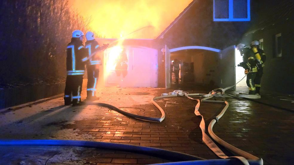 Bei dem Brand wurden Teile des Mauerwerks beschädigt. © Feuerwehr