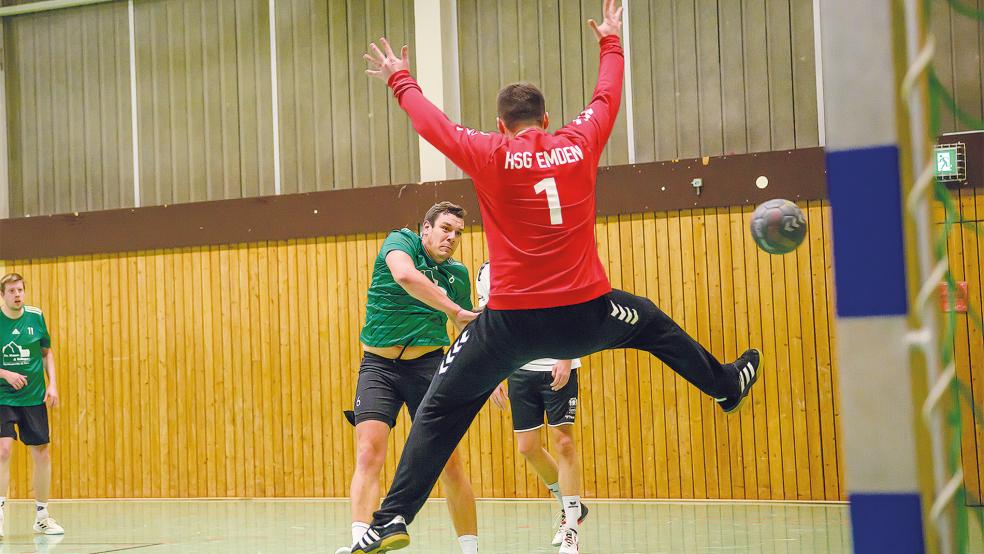 Nico Havrilla zeigte mit acht Toren eine starke Leistung. Er verwandelte dabei alle vier Siebenmeter für Holthusen.  © Foto: Bruins