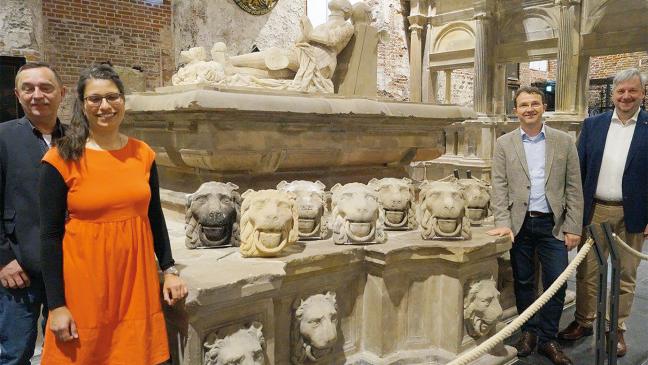 Die Rückkehr der sieben Löwen-Köpfe