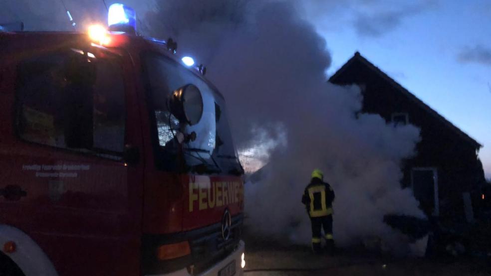 In Detern hat die Feuerrwehr eine brennende Garage gelöscht. Hier ein Symbolbild. © Feuerwehr
