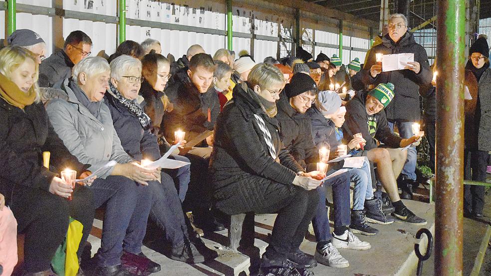 An die 100 Sängerinnen und Sänger waren mit dabei. © Fotos: Kuper