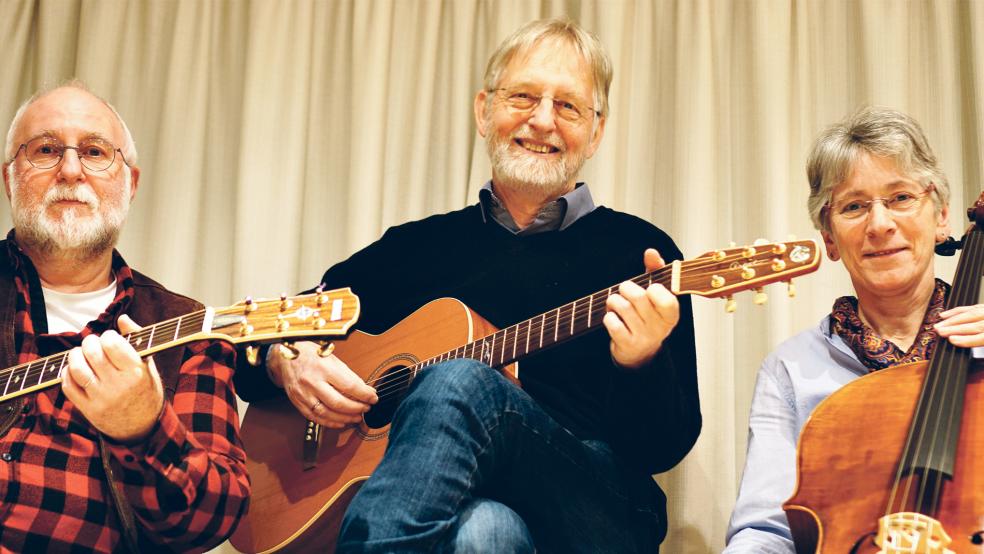 Als »Dreeklang« auf der Bühne: Klaus Hagemann, Jan Cornelius und Christa Ehrig.  © Foto: privat
