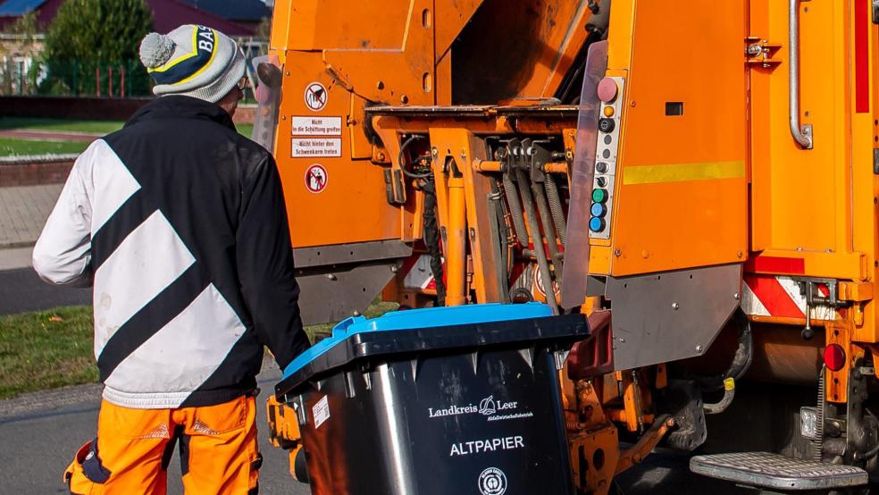 Nicht nur die Grundgebühr für die Müllabfuhr steigt ab 2023. Auch andere Preiserhöhungen stehen an.  © Foto: dpaf