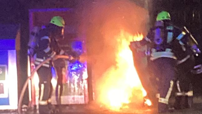 Altkleidercontainer in Brand gesteckt