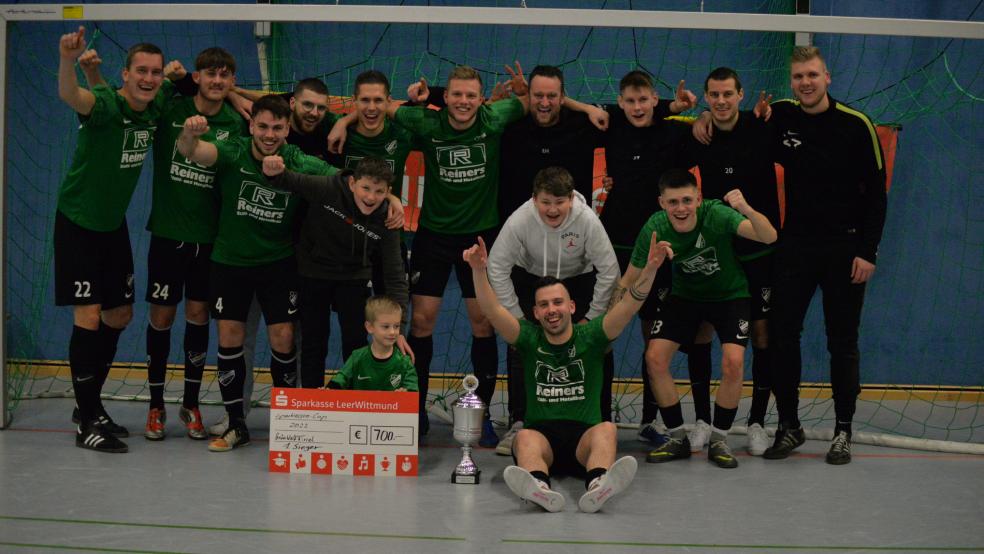 Grün-Weiß Firrel war das beste Team des Turniers und hat den Pokal letztlich verdient gewonnen. © Born