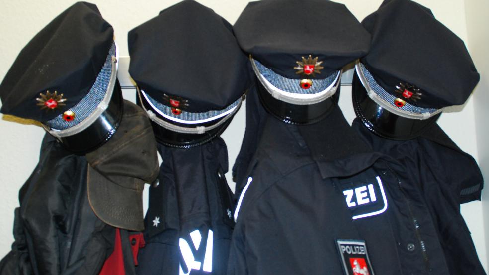 Die Polizei in Leer bittet um Hinweise zu einem Exhibitionisten, der am Neujahrstag auf dem Friedhof an der Friedhofstraße in Leer-Loga an seinem Geschlechtsteil manipulierte. © Hanken (Symbolfoto)