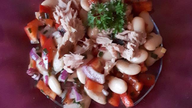 Thunfischsalat mit weißen Bohnen