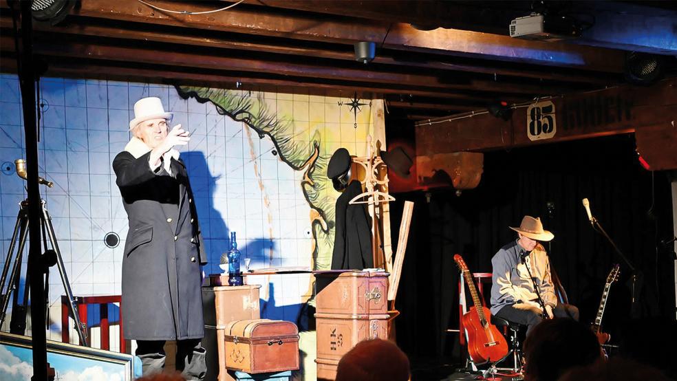 Norbert Knitsch und Hans Sakowski vom »TAG-Theater« erzählen die Geschichte vom Schimmelreiter neu.  © Archiv-Foto: Ammermann