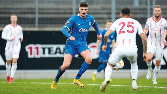 Janssen-Debüt bei 3:4 in Düsseldorf