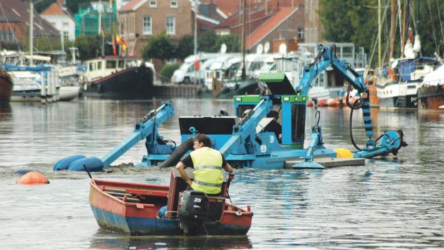 Rheinländer holen den Schlick raus