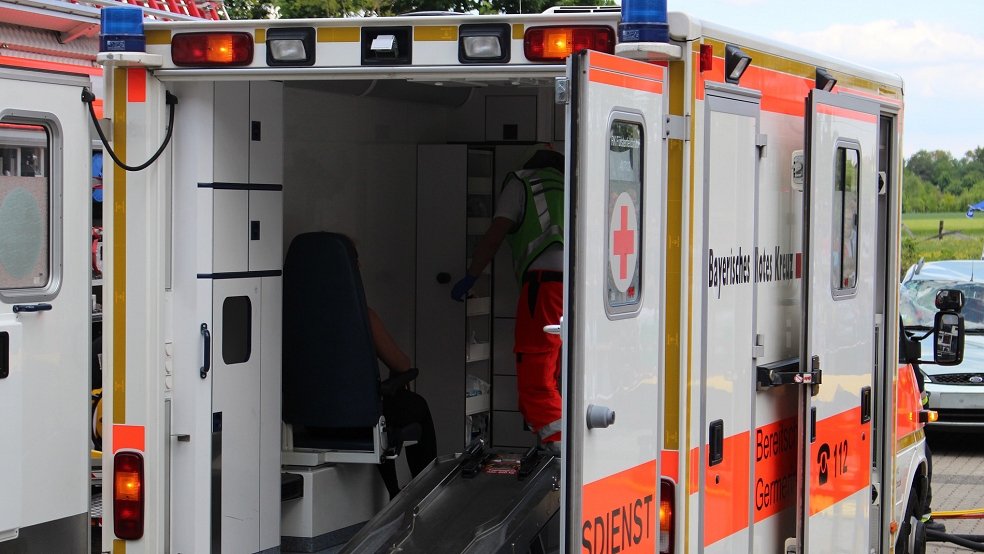 Medizinisches Material haben Unbekannte aus einem Krankenwagen gestohlen, der vor einem Emder Lokal stand. © Symbolfoto: Pixabay