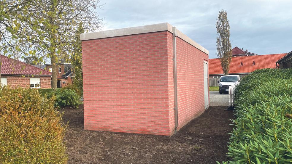 Am Enno-Hektor-Weg in Weener befindet sich einer von fünf Hauptverteiler der Deutsche Glasfaser.  © Foto: Hanken