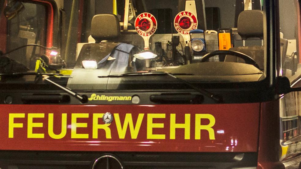 Die Feuerwehr löschte heute auf der Autobahn 31 in Höhe Papenburg ein brennendes Auto.  © Foto: Archiv