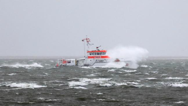 Lotse geht vor Borkum bei Sturm über Bord