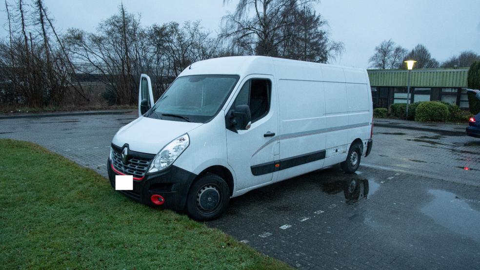 Der gestohlene Firmentransporter wurde von den Dieben wieder abgestellt. © Polizei