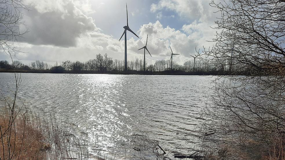 Zurzeit ruht der Badesee Holtgaste - aber die nächste Saison wird schon vorbereitet.  © Foto: Syzska