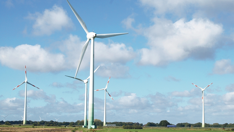 Beim Windpark in Weenermoor läuft das Verfahren für ein Repowering. Fünf neue Anlagen sollen aufgestellt werden.  © Foto: Hoegen