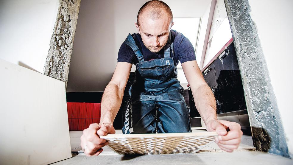 Wie lassen sich Wohnhäuser aus den 1950er bis 1970er Jahren klimaneutral sanieren? Das ist eine der Fragen, die ein Fachbüro in einem Modellprojekt der Rheiderland-Kommunen beantworten soll - vorausgesetzt, es gibt dafür Fördermittel.  © Symbolfoto: Pixabay