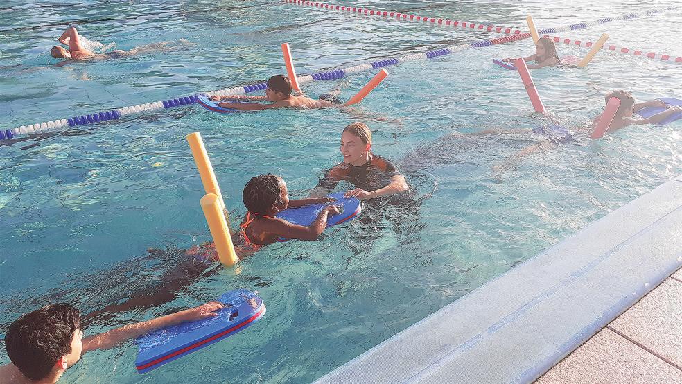 Die Wartelisten für Schwimmkurse der DLRG Weener wurden neu strukturiert.  © Foto: Berents/Archiv