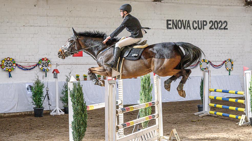 Im April kommen wieder junge Reiter aus ganz Ostfriesland, um sich beim Enova Cup miteinander zu messen.  © Foto: Bruins