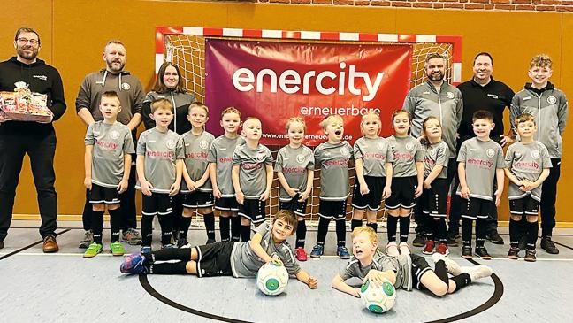 Neue Trikots für junge Kicker