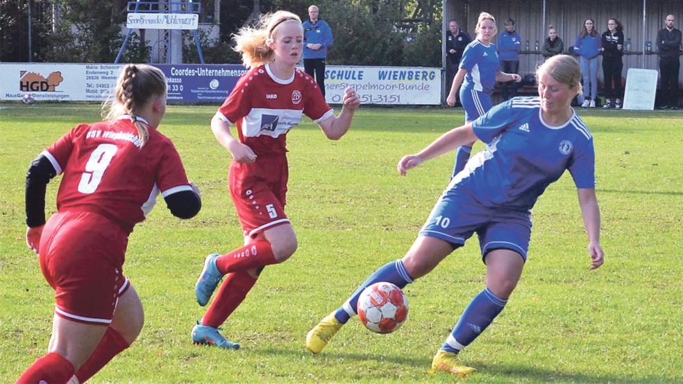 Beim 1:1 gegen Wiegboldsbur ließen die Möhlenwarferinnen (am Ball: Svenja Krüger) zu viele Chancen liegen.  © Foto: Ammermann