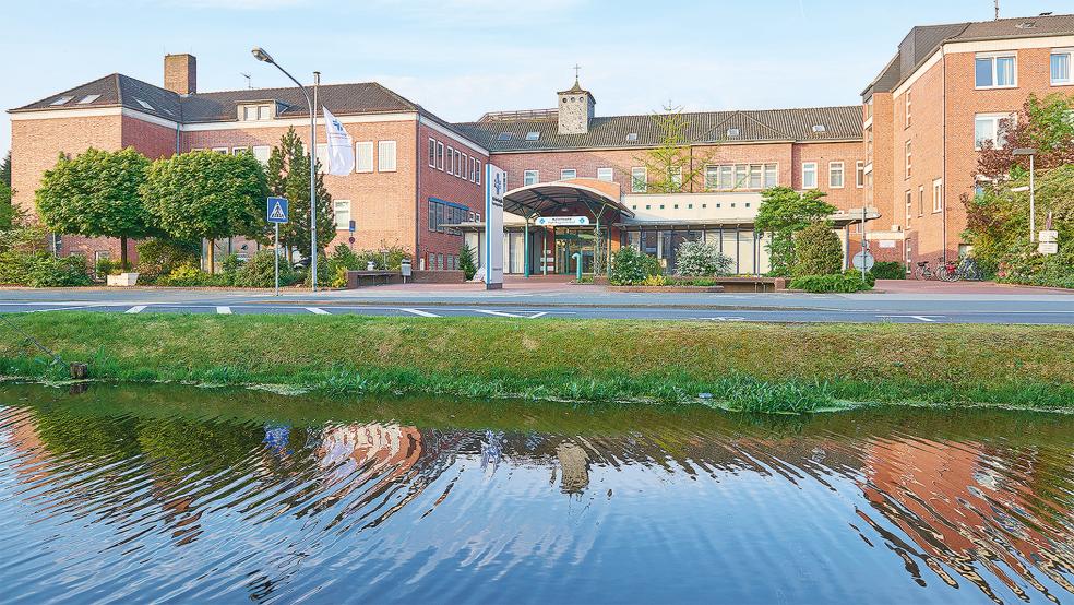 Das Marien-Hospital in Papenburg ist in wirtschaftliche Schieflage geraten. Die finanzielle Gesundung soll in einem sogenannten Schutzschirmverfahren gelingen.  © Foto: Marien-Hospital