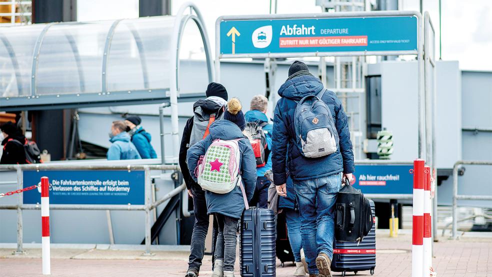 Angesichts der nach der Corona-Pandemie vielerorts wieder stattfinden Karnevalsumzüge werden in den kommenden Tagen viele Karnevalsurlauber an der Nordseeküste erwartet.  © Foto: dpa