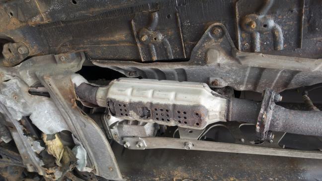 Diebe stehlen zwei Katalysatoren