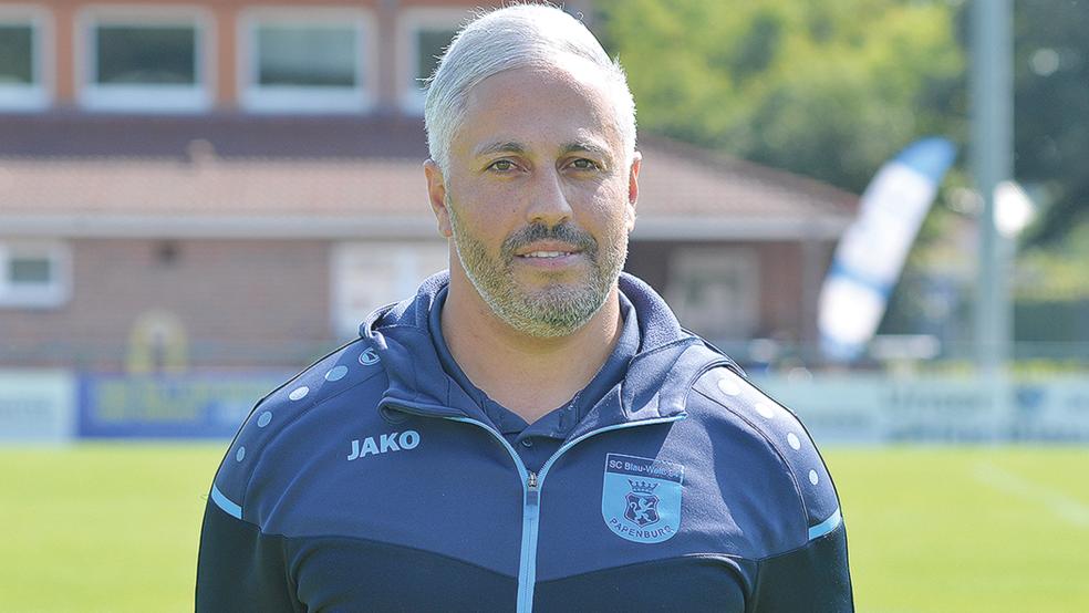 Papenburgs Trainer George Yumusak warnt vor der FT Braunschweig.  © Foto: Born