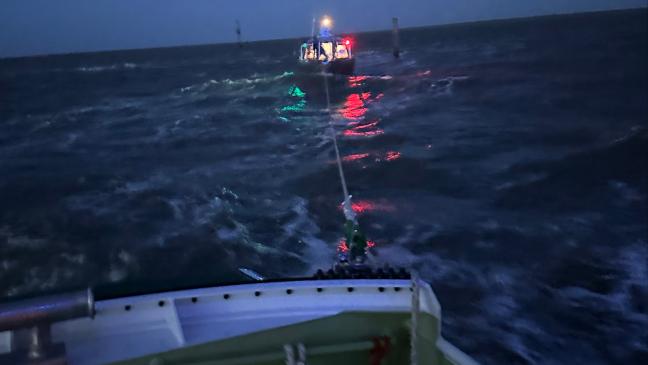 Seenotretter befreien kleine Inselfähre