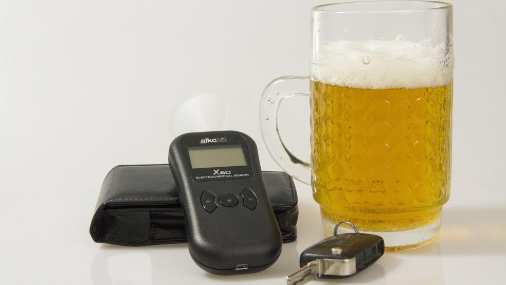 Bei der Unfallfahrerin stellten die Polizeibeamten eine alkoholische Beeinflussung in Höhe von 2,16 Promille fest. © Pixabay (Symbolfoto)