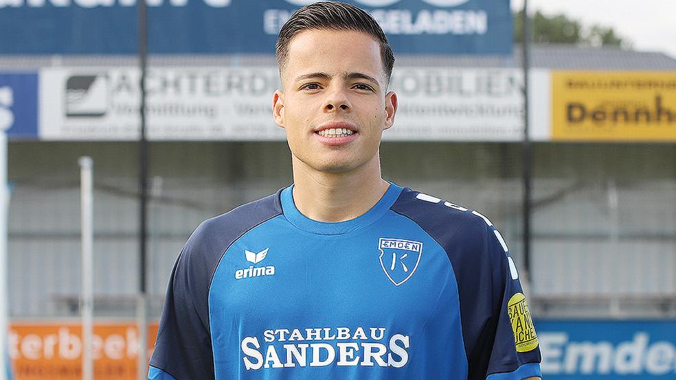 Rico Cordes traf nach 87 Sekunden für Kickers Emden zur Führung.  © Foto: Kalski