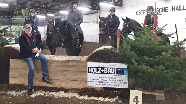 80 Reiter nutzen Training in Bunderhee
