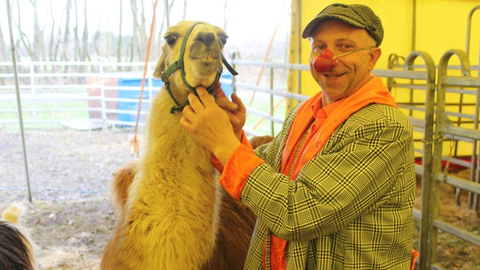 Marcel Lutzny vom Zirkus "Montana" freut sich auf viele Besucher.  © Busemann