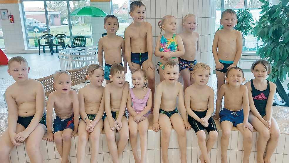 Seit einigen Wochen können Kinder wieder das Schwimmen bei der DLRG in Bunde erlernen.  © Foto: privat