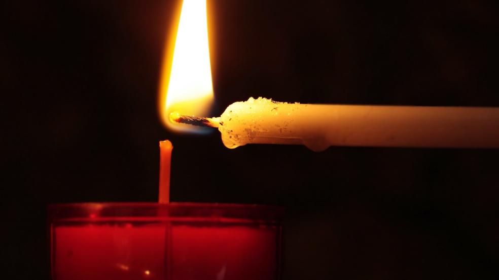 Ein 19-Jähriger ist am Sonntag verstorben. Am Tag zuvor hatte er einen schweren Autounfall.  © Pixabay