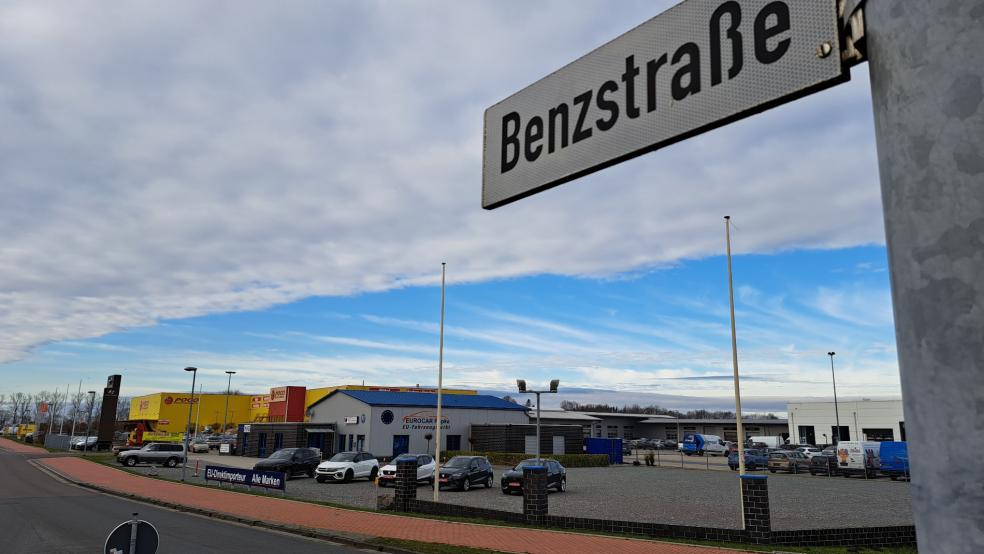 »Trotz der schwierigen Bodensituation« sei es nötig, bereits jetzt für die Restflächen an der Benzstraße in Nüttermoor die planungsrechtlichen Voraussetzungen zu schaffen, verwies die Stadtverwaltung in ihrem Beschlussvorschlag auf die entsprechende Nachfrage interessierter Unternehmen. © Szyska