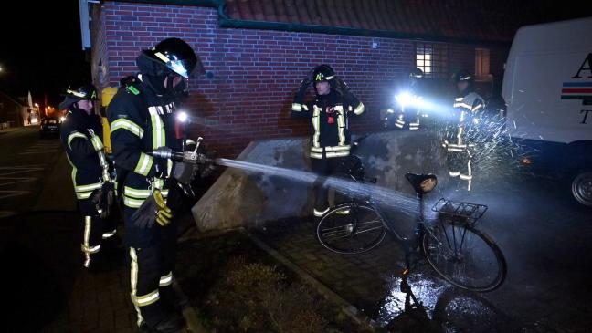 Feuerwehr löscht brennenden Fahrrad-Akku