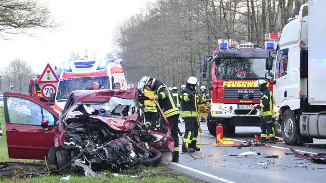 80-Jähriger stirbt bei Frontalzusammenstoß