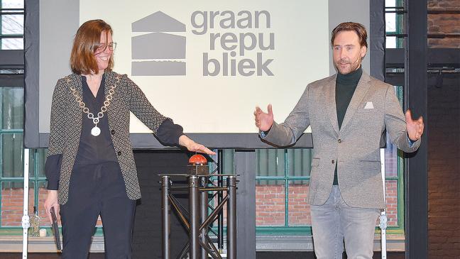 »Graanrepubliek« mit Konfetti und Jenever eröffnet