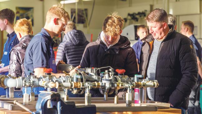 Brennstoffzellen-System für Meyer-Schiff