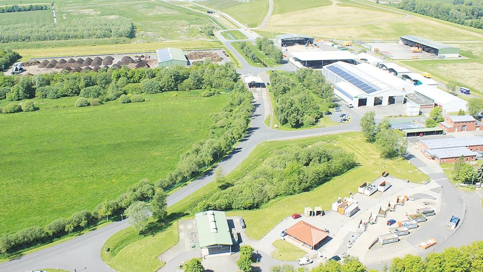 Mit der Schwachgasanlage, die auf der Deponie installiert wurde, lässt sich Wärme auch bei einem niedrigen Methangehalt produzieren. Damit werden nun sieben Gebäude mit Wärme versorgt.  © Archivfoto: Landkreis Leer