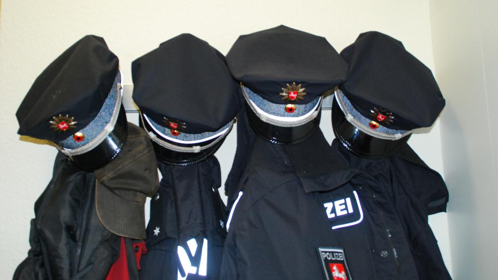 Der Polizei liegen Hinweise darauf vor, dass bei einem Einbruch in Bunde ein Hausbewohner mit einer Waffe bedroht worden sein soll.  © Symbolfoto: Hanken