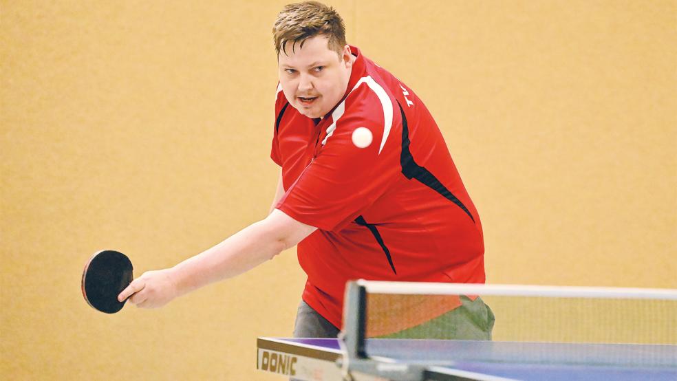 Thorsten Viebahn trug mit zwei Siegen in den Einzeln und einem im Doppel dazu bei, die Partie in Borssum zu drehen.  © Foto: Bruins