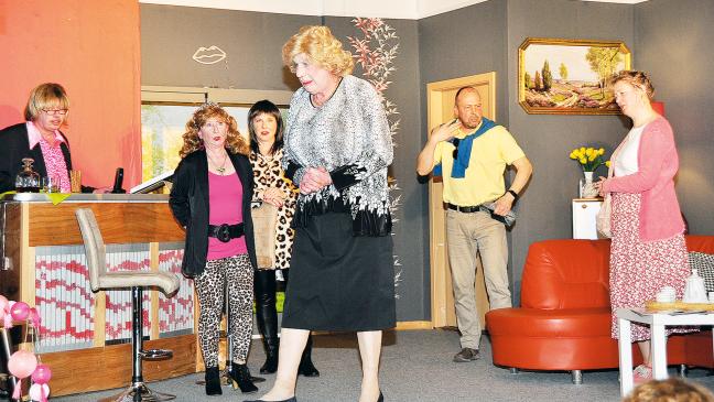 Lacher sorgen für Spielpause