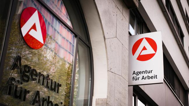 1062 Menschen fanden eine neue Arbeit