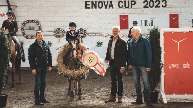 Junge Kirchborgumerin siegt beim Enova-Springcup