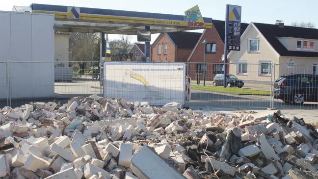 Aus Alt mach Neu: Tankstellen-Umbau hat begonnen